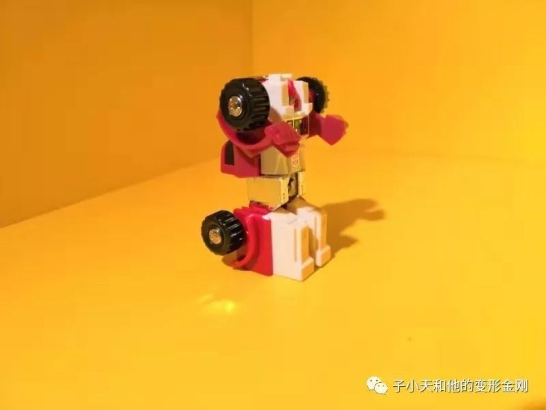 【评玩具】子小天:大果果测评《变形金刚 G1复刻版挡板背离!》