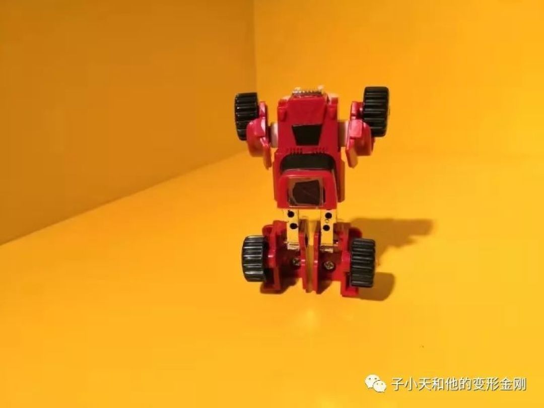 【评玩具】子小天:大果果测评《变形金刚 G1复刻版挡板背离!》