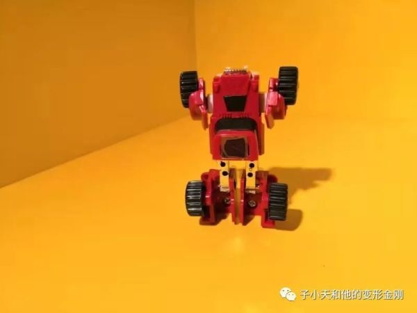【评玩具】子小天:大果果测评《变形金刚 G1复刻版挡板背离!》