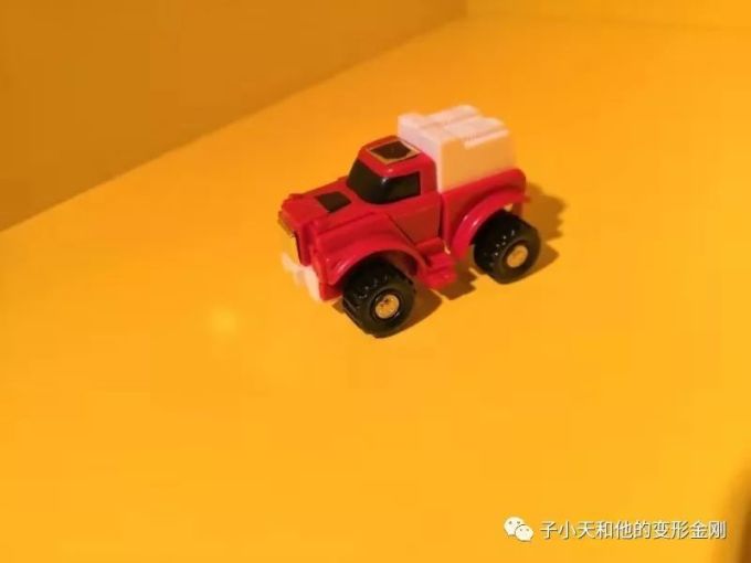 【评玩具】子小天:大果果测评《变形金刚 G1复刻版挡板背离!》