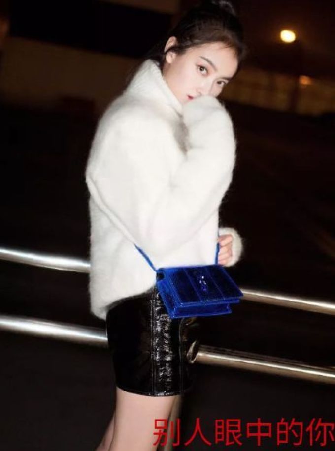 微信截图_20191126095051.png 高领毛衣这么穿 从此不再“没脖子” | 换季必备