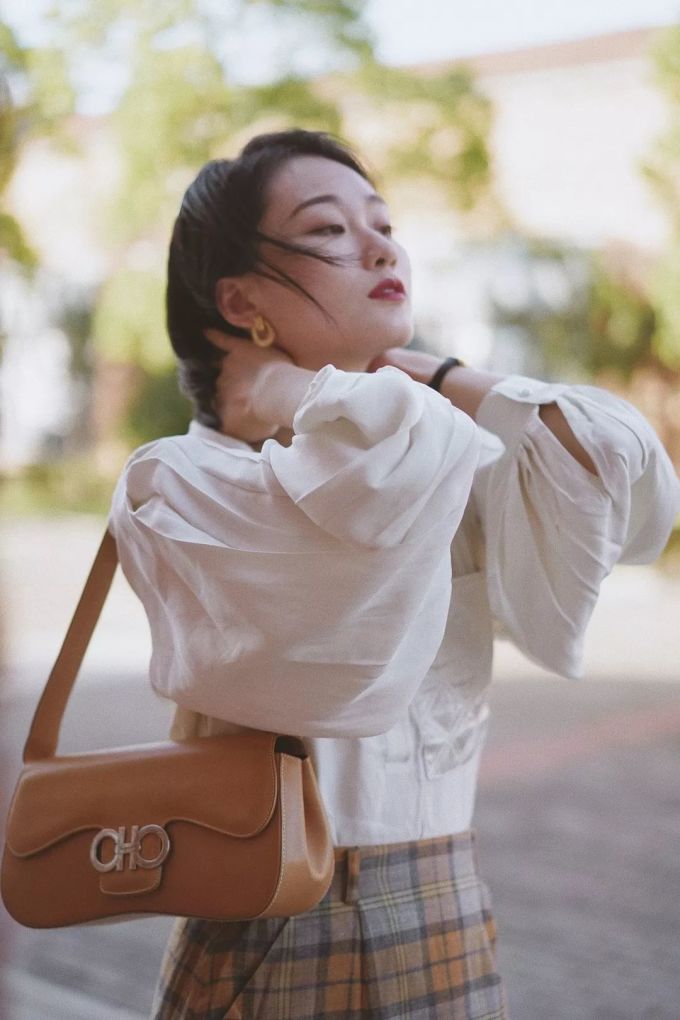 春夏式的文艺复古感从哪来?普通女孩如何拥有更浓郁热烈的独特气质