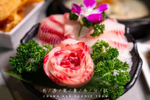 捞缘乐和城店连续七天5折,御寒法宝猪肚鸡!一锅热腾瞬间回魂
