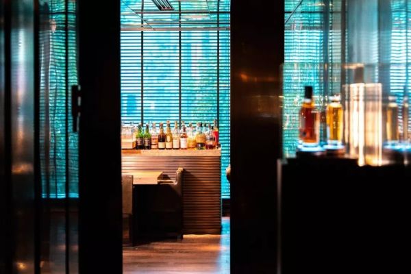太古汇的五星级酒店里,藏着一间明星也爱打卡的Whisky Bar
