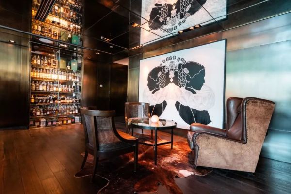太古汇的五星级酒店里,藏着一间明星也爱打卡的Whisky Bar