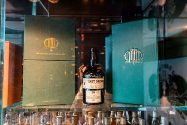 太古汇的五星级酒店里,藏着一间明星也爱打卡的Whisky Bar
