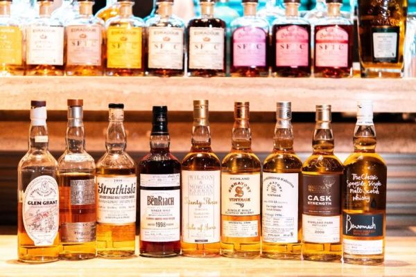 太古汇的五星级酒店里,藏着一间明星也爱打卡的Whisky Bar