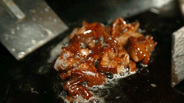 1.gif 市区新开的【超级大夜市】,连着去吃了两天!