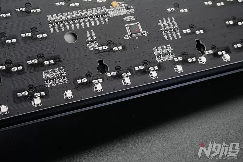 黑峡谷GK775机械键盘评测