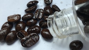 如何用咖啡豆，做出提神的汽车风口香水？评测结果：有点上头