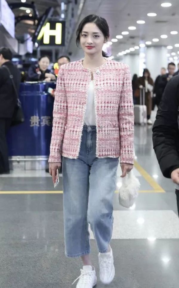 有什么是比背一只包,更简单的时髦方式?| FASHION