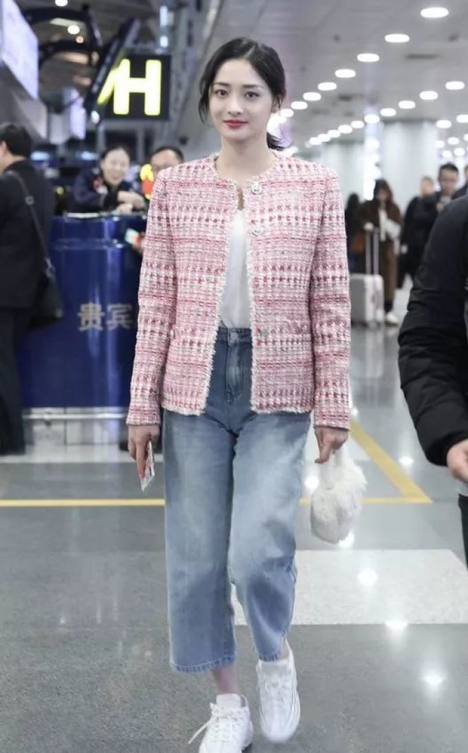 有什么是比背一只包,更简单的时髦方式?| FASHION
