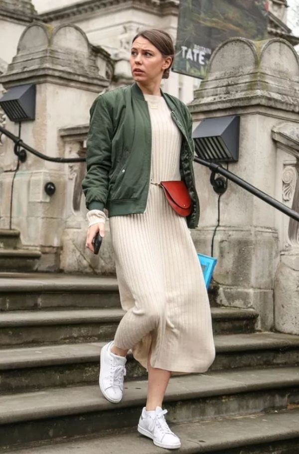有什么是比背一只包,更简单的时髦方式?| FASHION