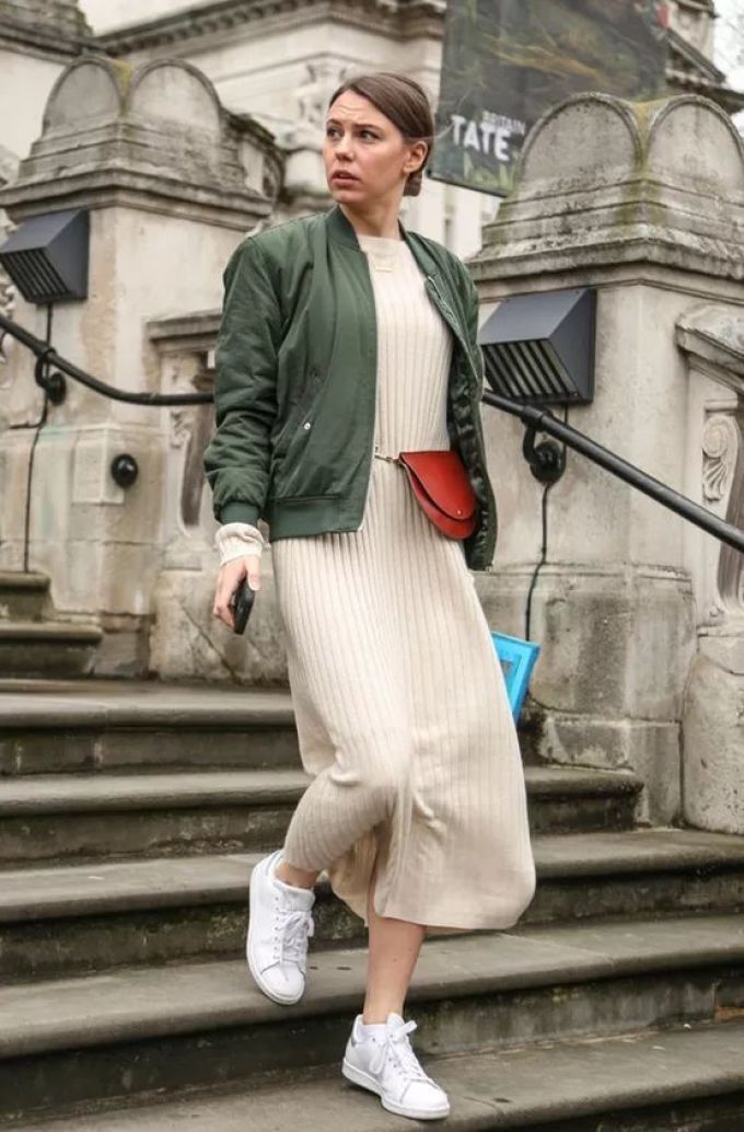 有什么是比背一只包,更简单的时髦方式?| FASHION