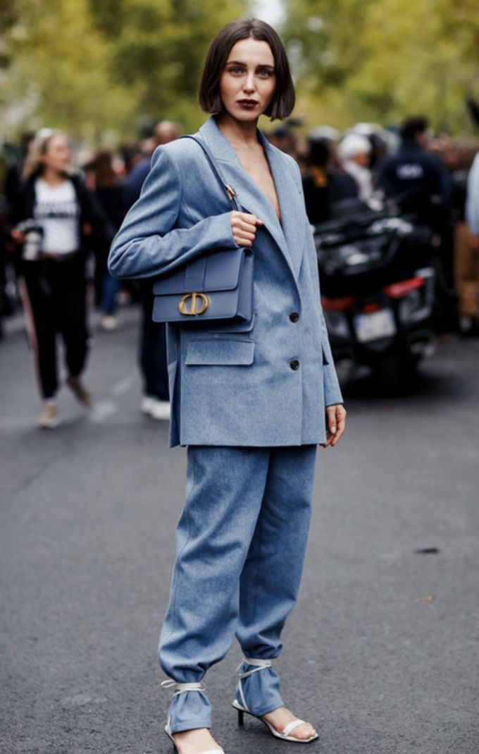 有什么是比背一只包,更简单的时髦方式?| FASHION
