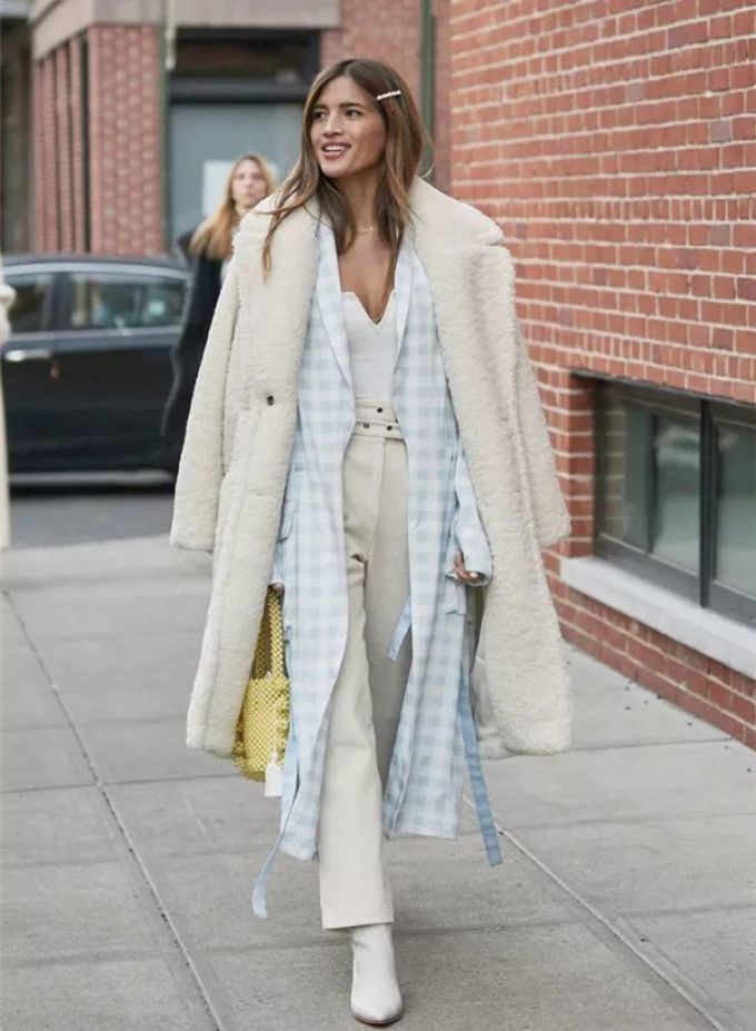 有什么是比背一只包,更简单的时髦方式?| FASHION