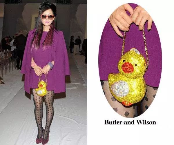 有什么是比背一只包,更简单的时髦方式?| FASHION