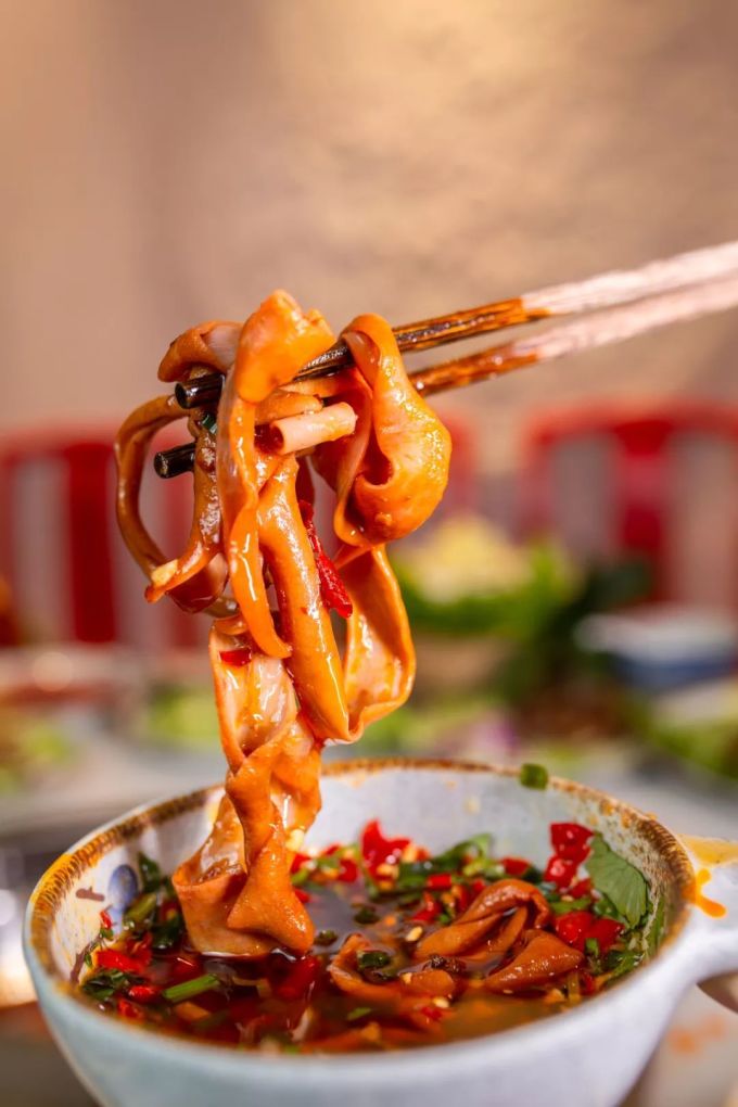 肉食者警告!大龙燚升级菜单,为你承包这个冬天的火锅牛肉!