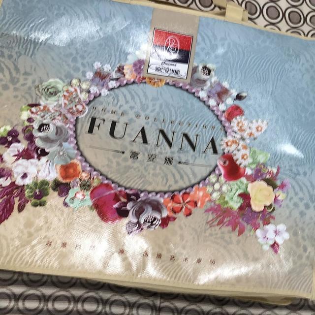 富安娜奥菲利亚系列95%白鹅绒芯厚被（尺寸230×229厘米，1100克绒量）