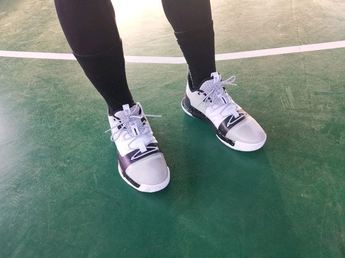 匹克篮球鞋
