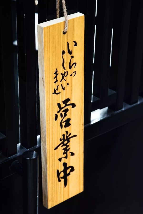 环境10.jpg 附近的居民说,这里终于开了一家“像样”的店了...