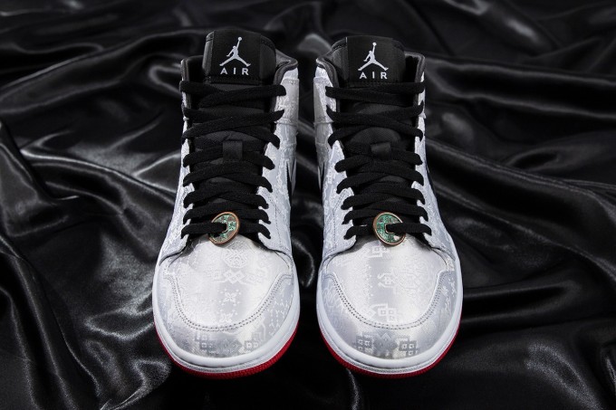铜钱丝绸:FEARLESS系列 陈冠希 x AIR JORDAN 1 MID
