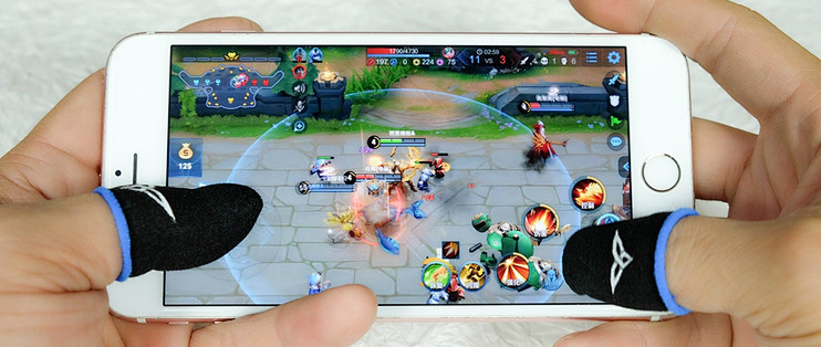 数码产品篇十五 玩游戏手汗多咋办 网友 试试飞智蜂套2 再多手汗也不怕 游戏手柄 什么值得买