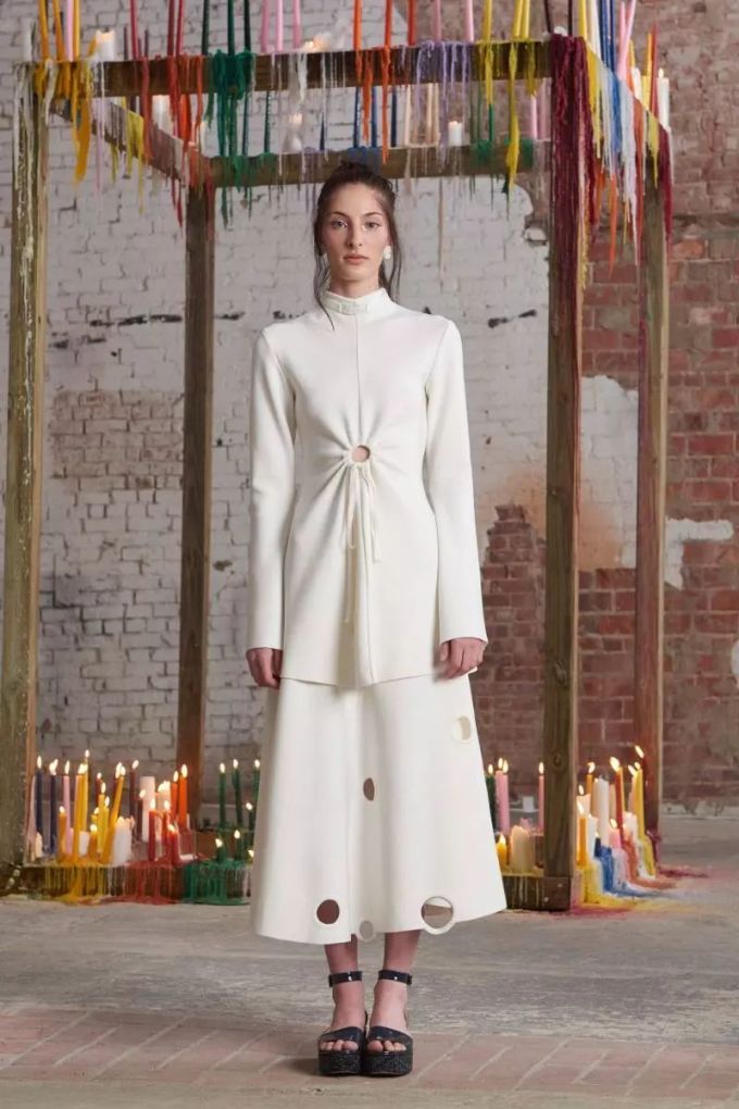 人美又多金?她的穿搭实在太有范儿!|FASHION