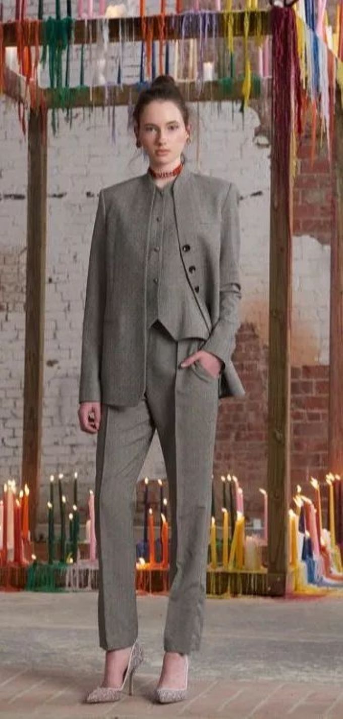 人美又多金?她的穿搭实在太有范儿!|FASHION