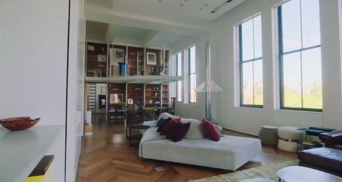 设计师爆改 306㎡ LOFT ,用玻璃夹层做出 600㎡ 既视感!