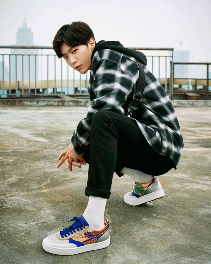 潮闻快食 | Blondey McCoy 联手 adidas Originals Superstar;藤原浩打造「闪电」校服!