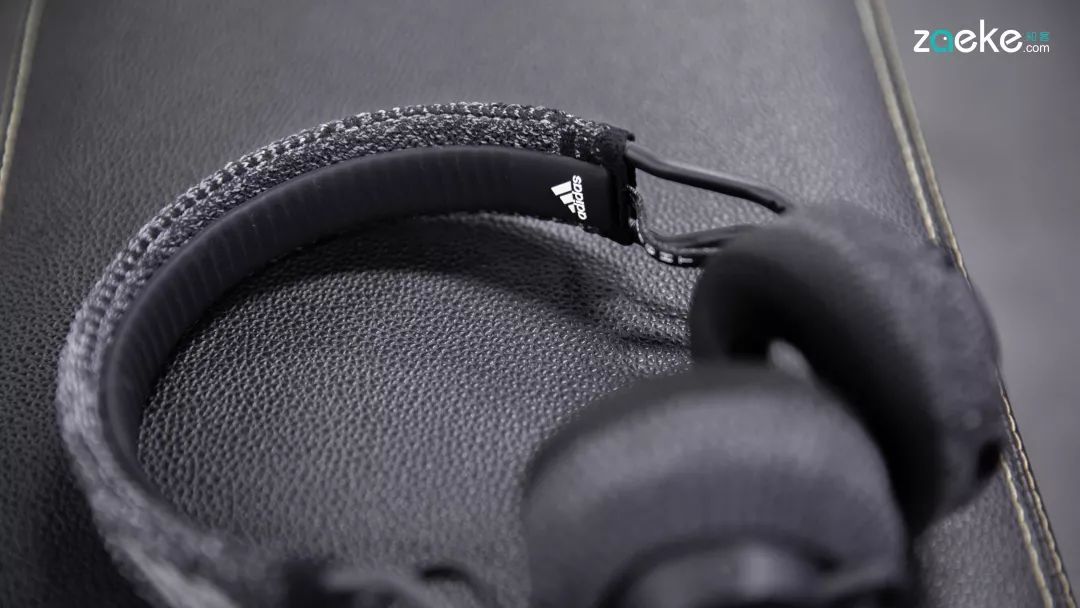 “不务专业”的adidas RPT-01运动耳机，专业地改造你的运动形象