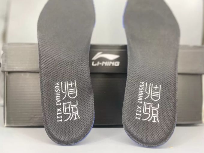 WEN球鞋测评-开箱 | 李宁驭帅13Low开箱测评 粉粉嫩嫩最亮眼!相比于普通版它做出了哪些改变?
