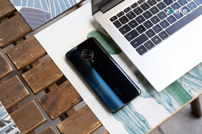vivo Y9s 图赏:在“颜值即正义”的时代,奇招往往出奇效