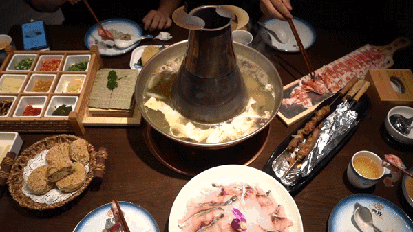 未标题-26.gif 这种火锅,很多人听过但没吃过