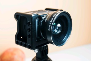 索尼黑卡RX0M2加装镜头实现超广角