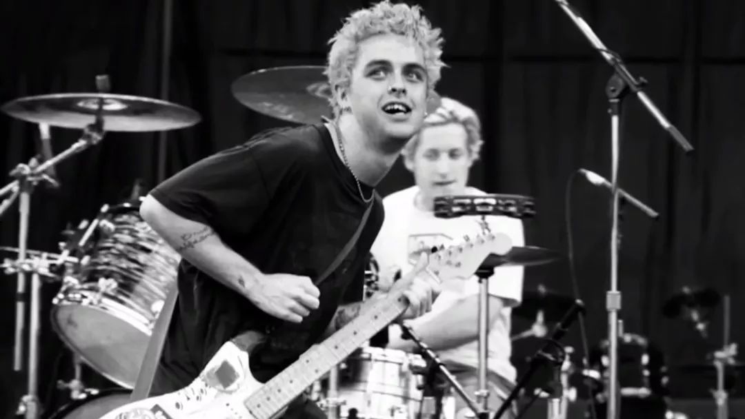 在TGA 2019上，Green Day唱的是他们25年前的青春