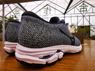 双十二入手美津浓waveknit r2