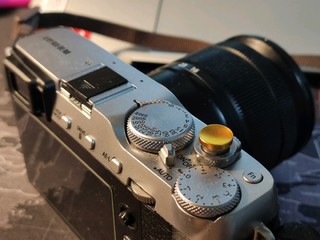 超级棒的一台小相机，富士xe3。