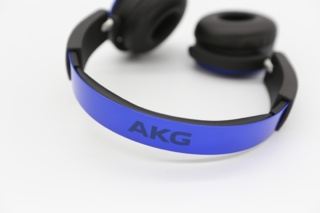 AKG的蓝牙Y50无线耳机