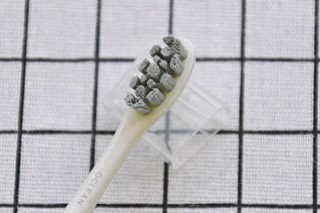 Oclean 触屏版电动牙刷，可视化提示