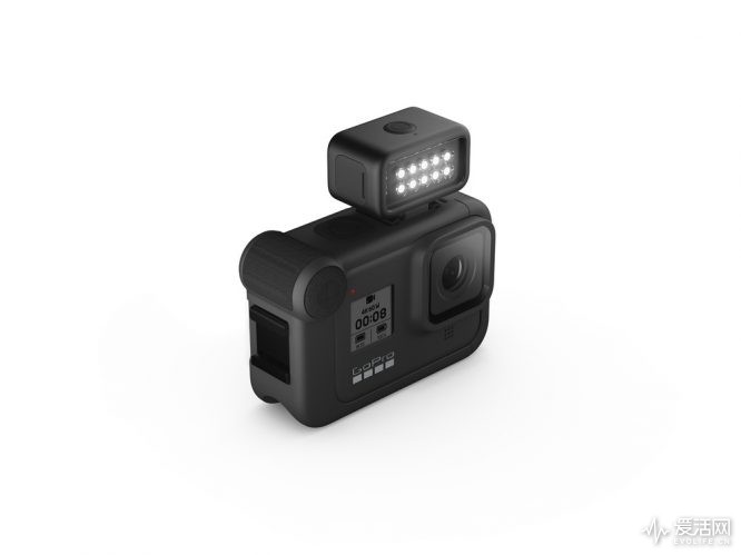 模块化的 Vlog 神器：GoPro HERO8 Black 首个媒体选配灯开卖