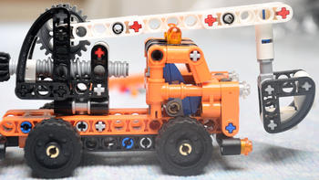 二胎爸带娃 篇三：圣诞礼物乐高LEGO 机械组科技TECHNIC系列42088车载式吊车