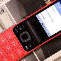 Nokia 2720图赏：内外双屏幕 潮流复古风