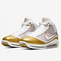 白金配色+中国元素：NIKE 耐克 LeBron 7 “China Moon”中秋配色 即将复刻回归