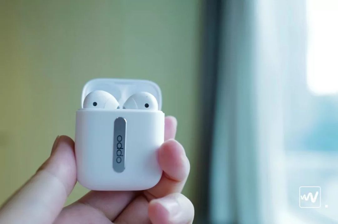 一副看视频不延迟的&nbsp;tws&nbsp;耳机&nbsp;|&nbsp;oppo&nbsp;reno