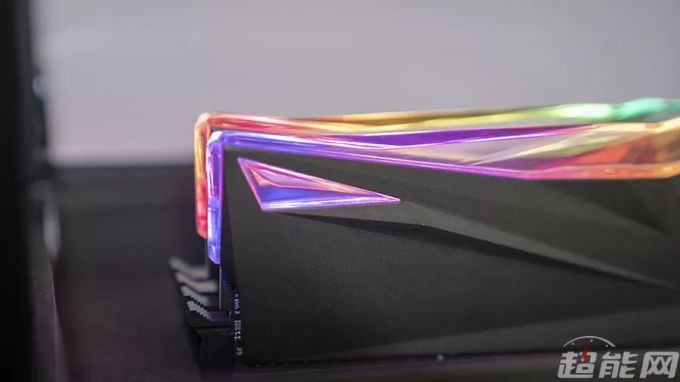 影驰星曜DDR4-3600 16GB内存评测容量更大,灯光更闪耀