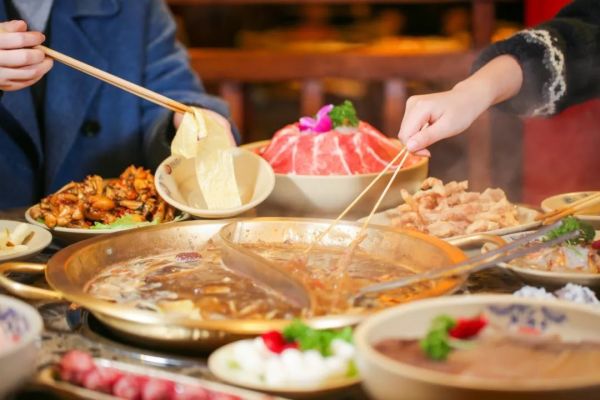 36元就能吃牛蛙火锅?!来小龙坎,2020不再“南”!