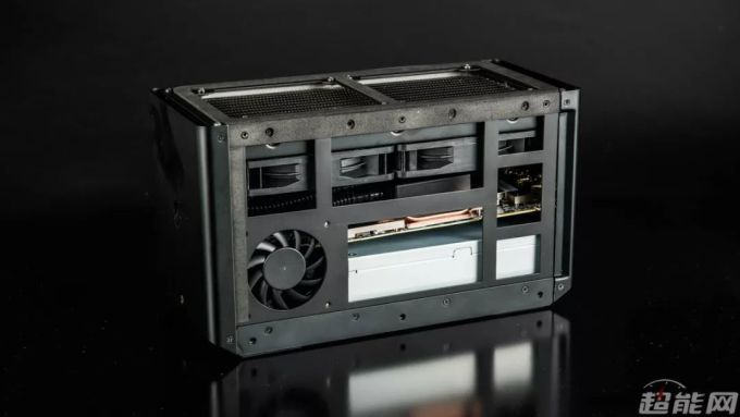 技嘉AORUS RTX 2080 Ti GAMING BOX评测:独孤求败的雷电3显卡坞