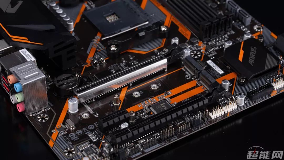 技嘉B450M AORUS ELITE主板评测：竞争力更强的新小雕